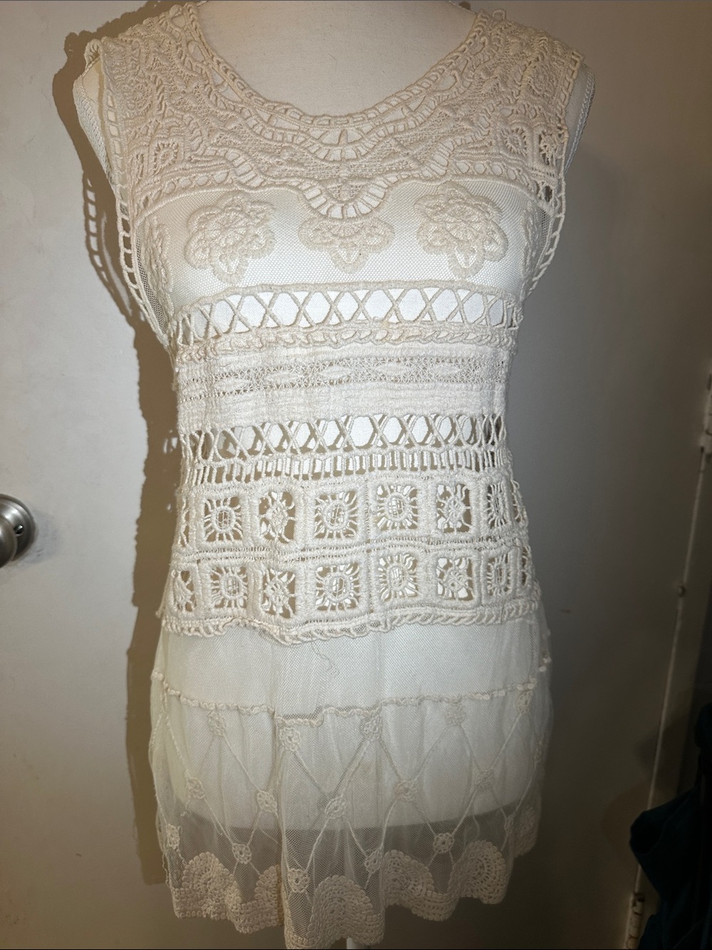 Sleeveless Crochet Lace Mini Dress - Cream